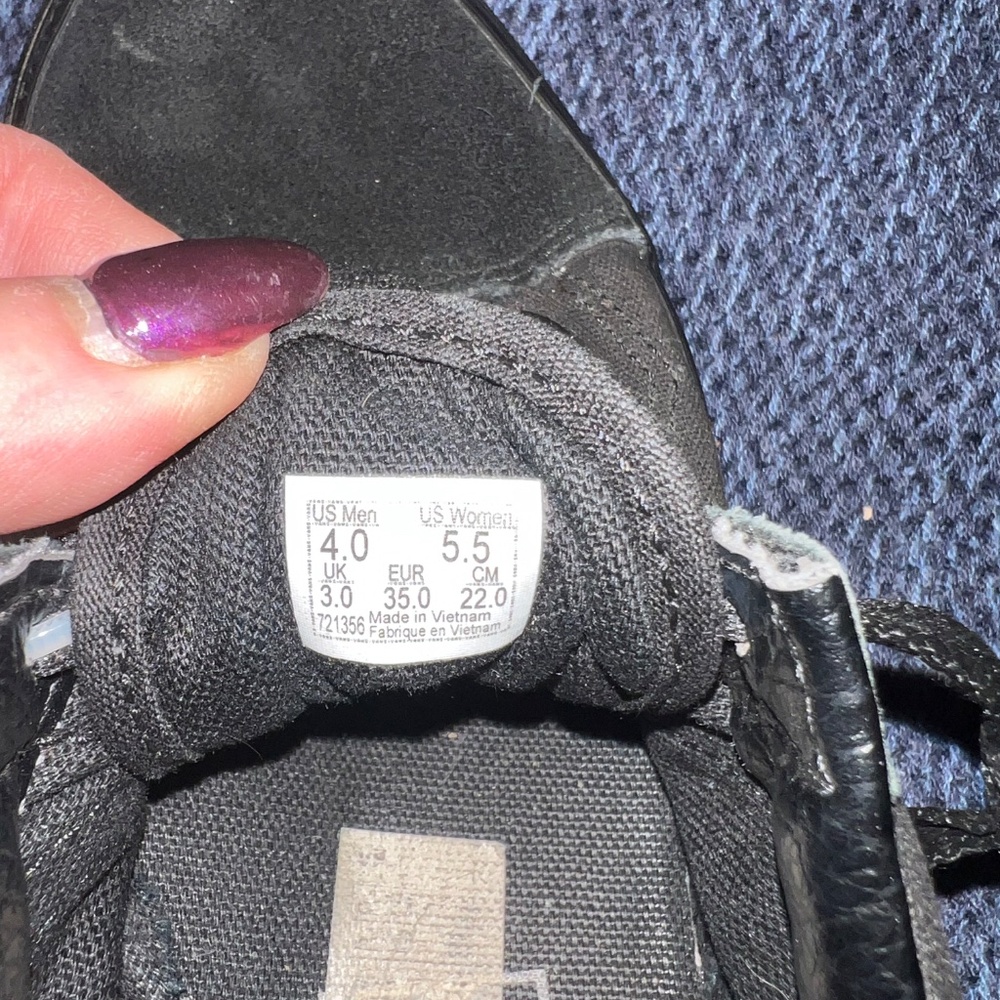 Vans - Picture 5 of 5